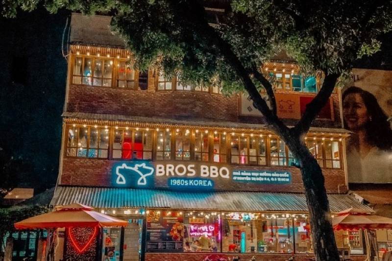 Bros BBQ 1980s