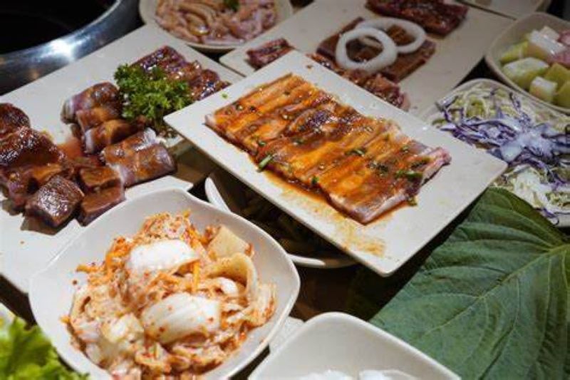 Deli 4B BBQ & Hotpot - Nguyễn Văn Lộc